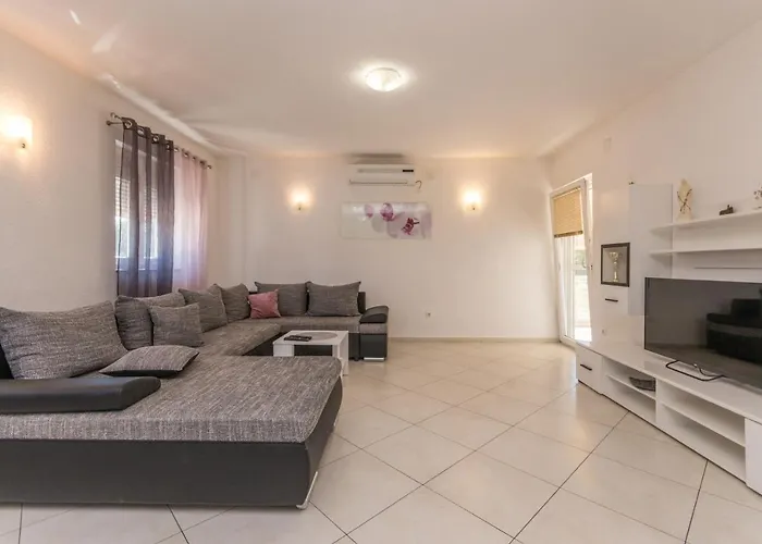 Apartment M&A